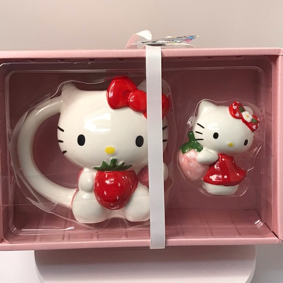 Hello Kitty Mug and Figurine Set by Sanrio 😍💗 - Picture 1 of 17